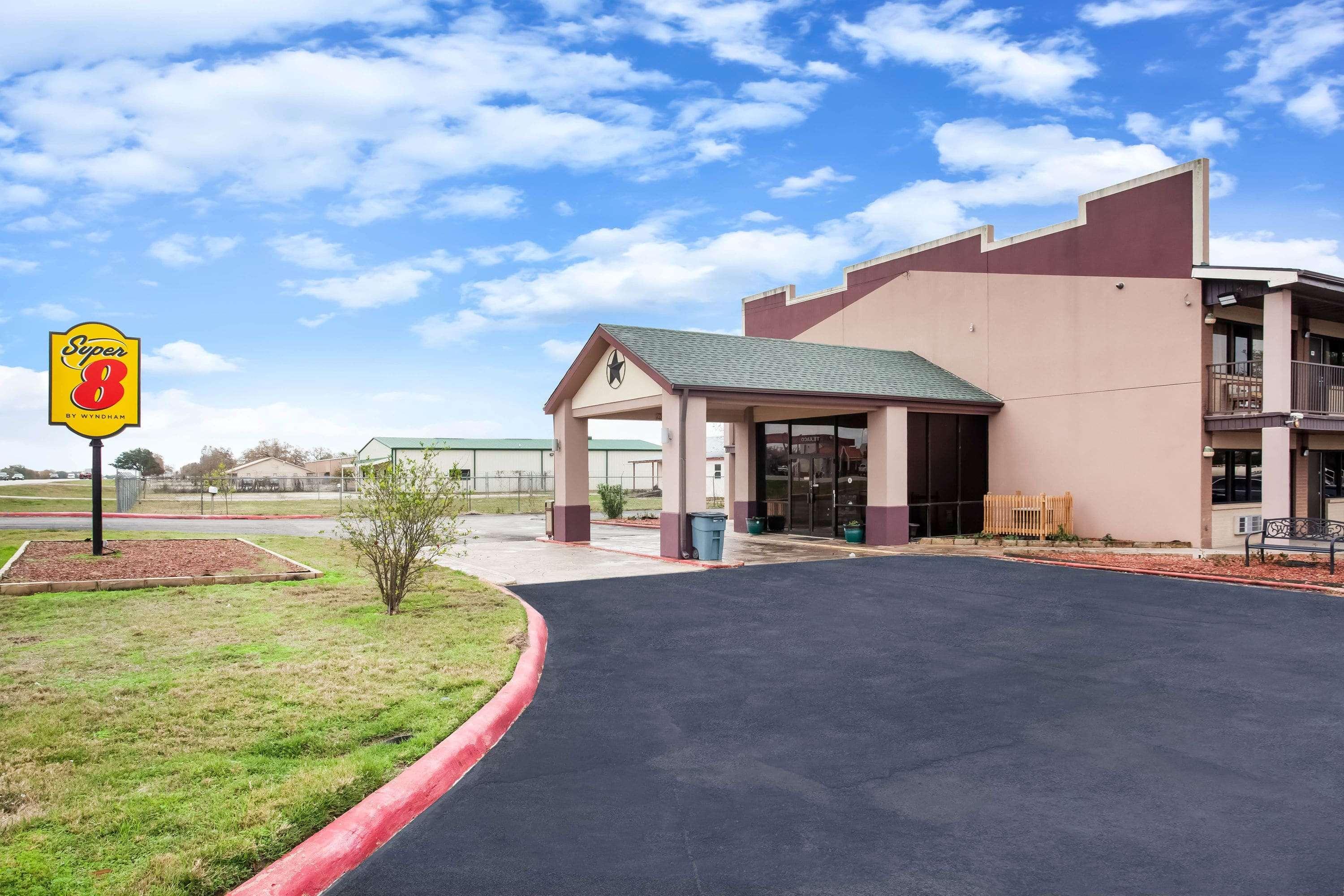 Hotel Super 8 By Wyndham Giddings Exterior foto