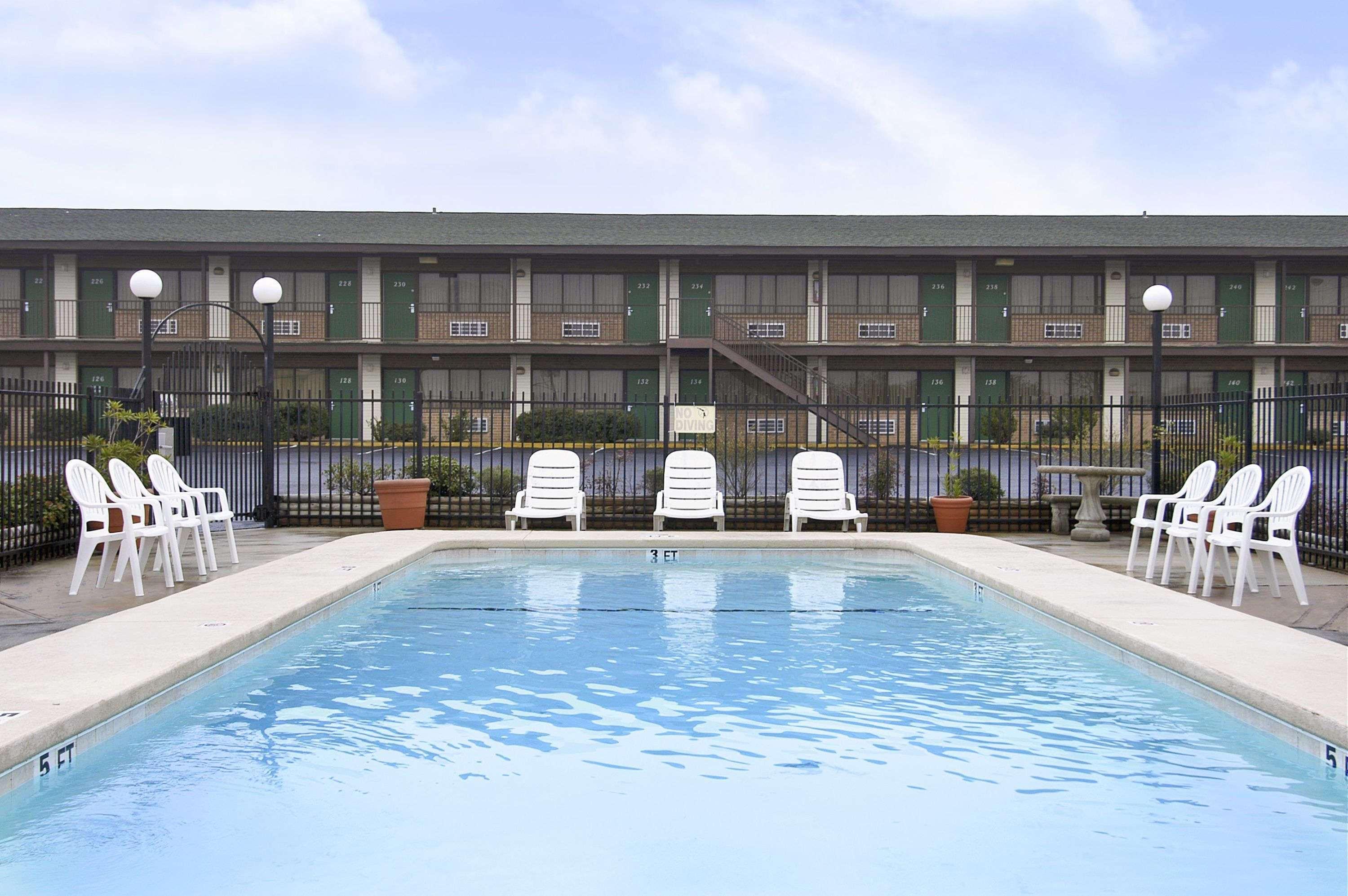 Hotel Super 8 By Wyndham Giddings Exterior foto